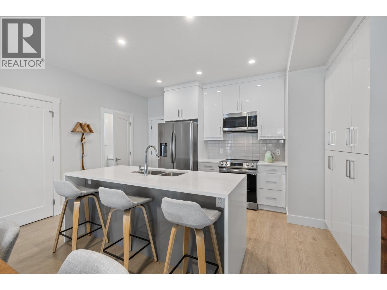 115 Wyndham Crescent Unit# 12