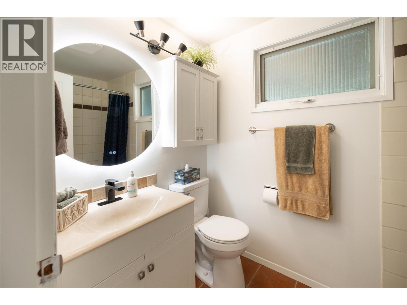 2475 Dunsmuir Road