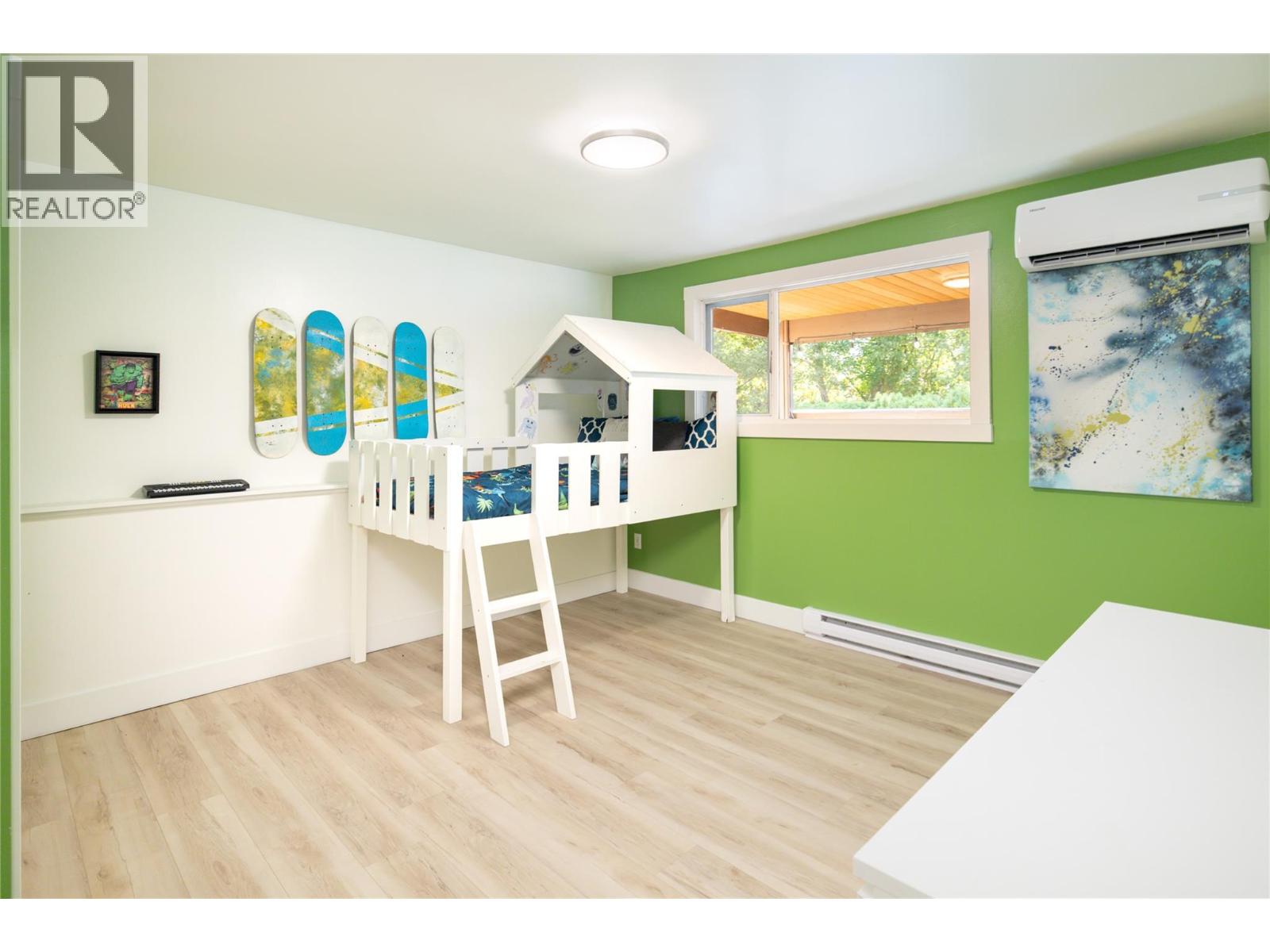 2475 Dunsmuir Road
