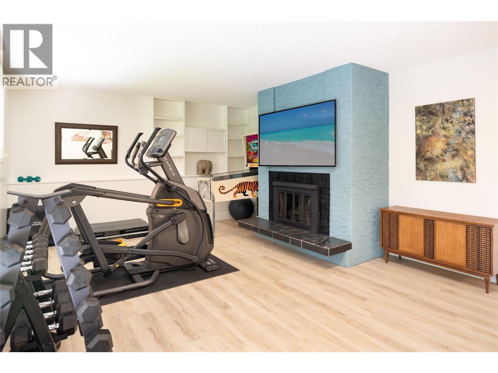 2475 Dunsmuir Road