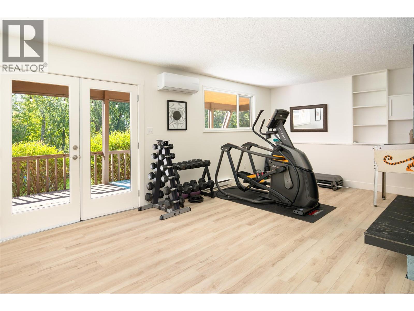 2475 Dunsmuir Road