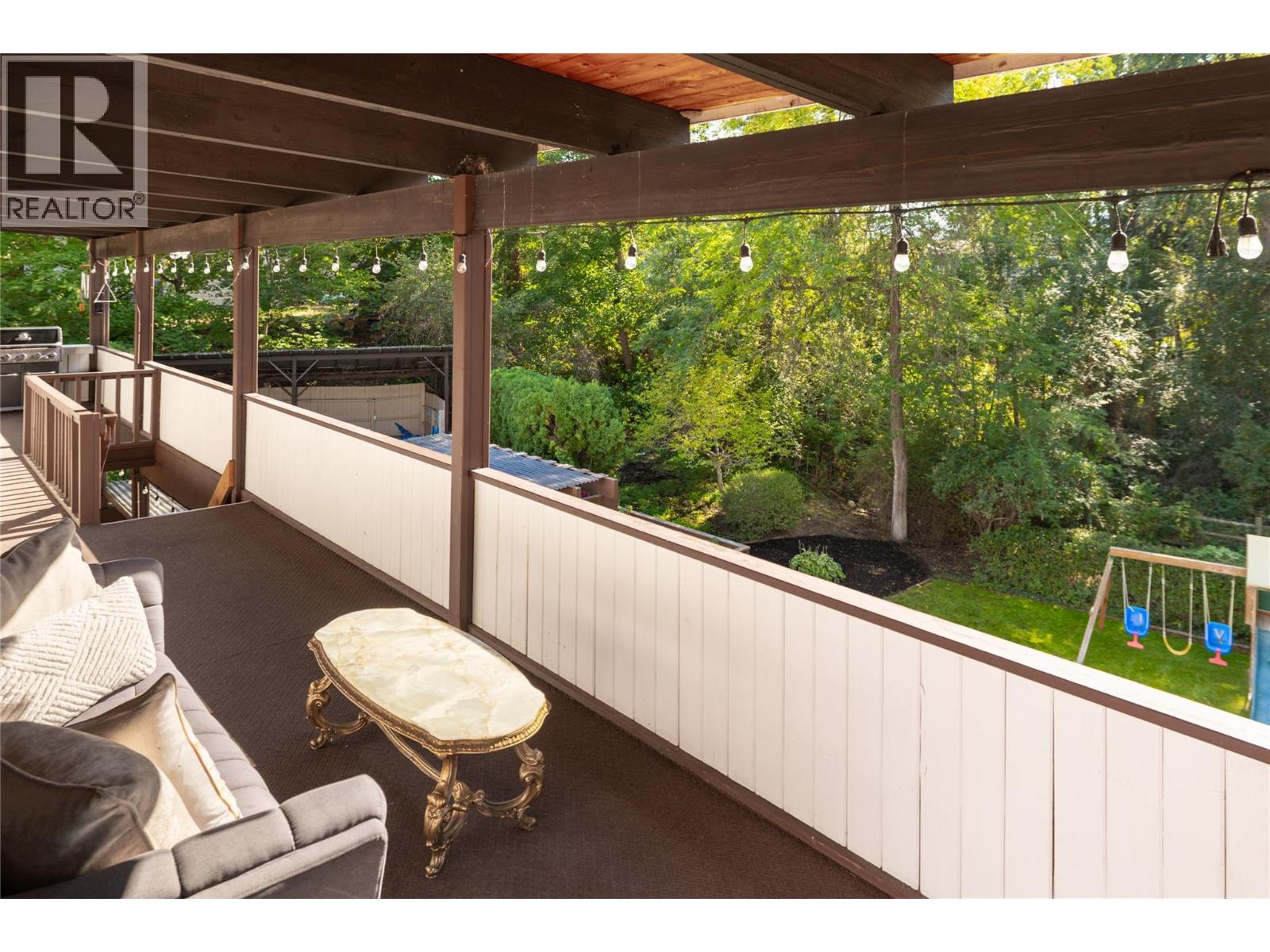 2475 Dunsmuir Road