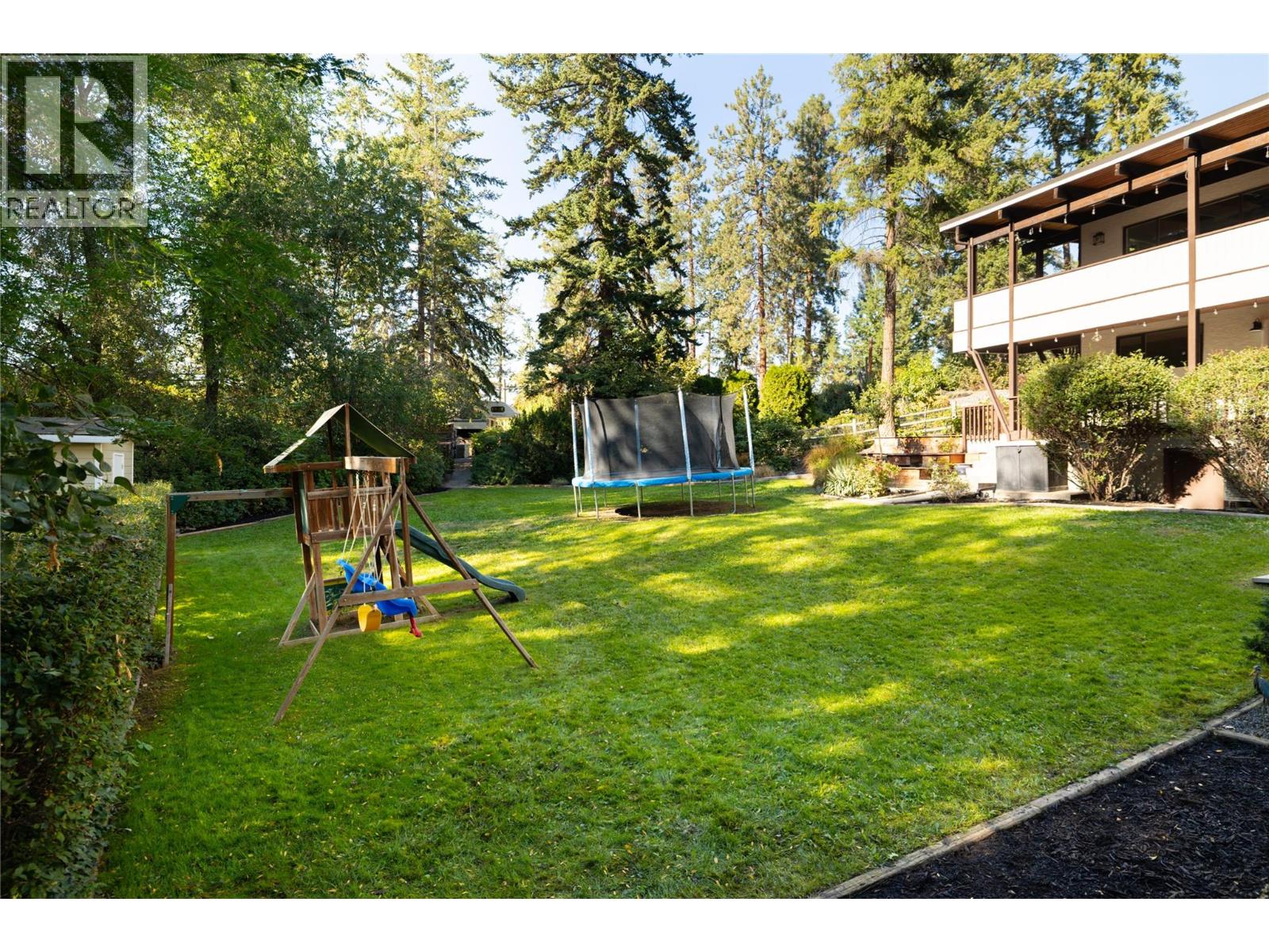 2475 Dunsmuir Road
