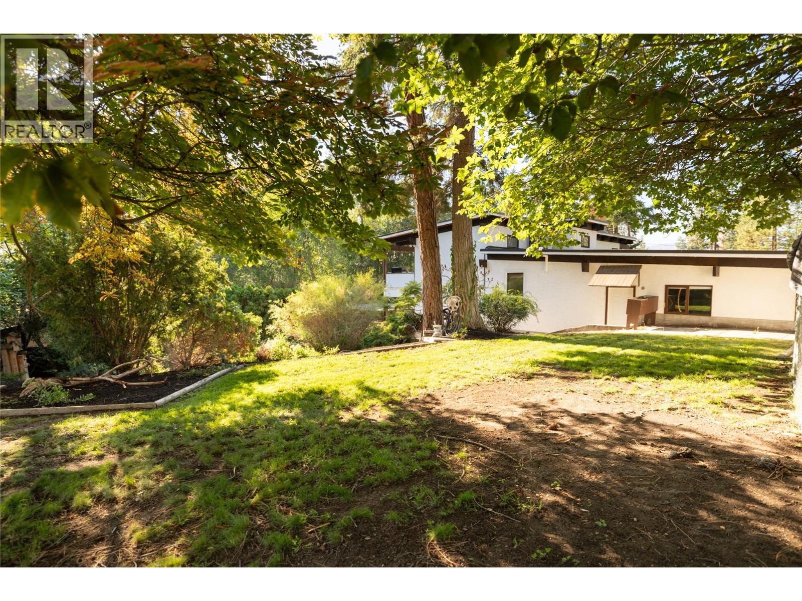 2475 Dunsmuir Road