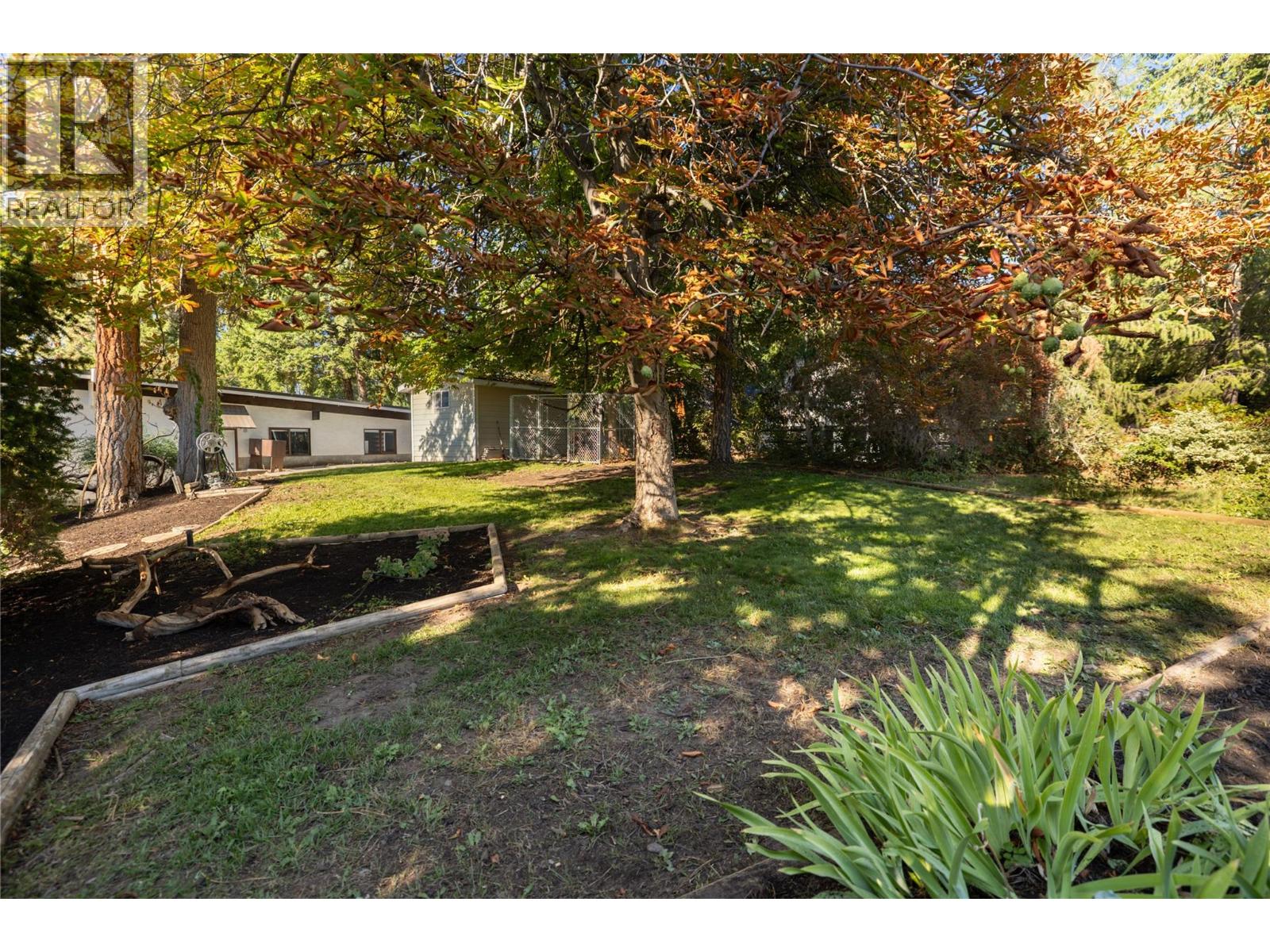 2475 Dunsmuir Road