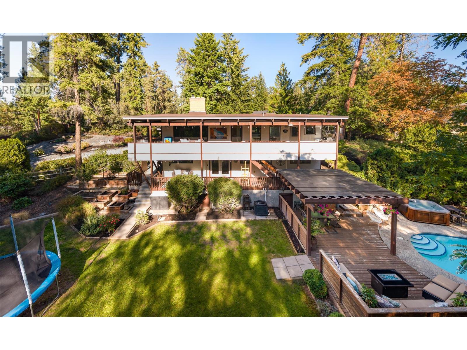 2475 Dunsmuir Road