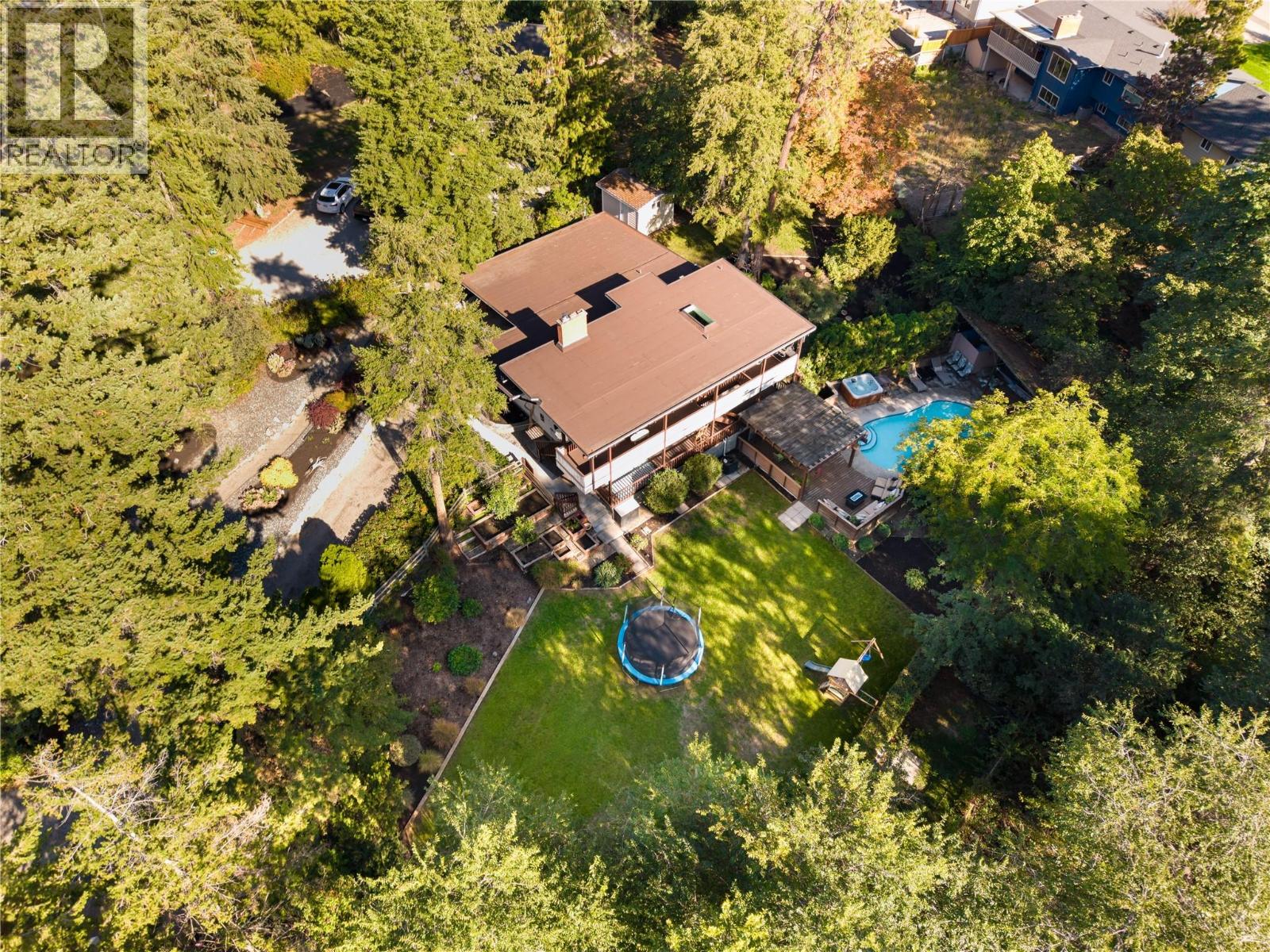 2475 Dunsmuir Road