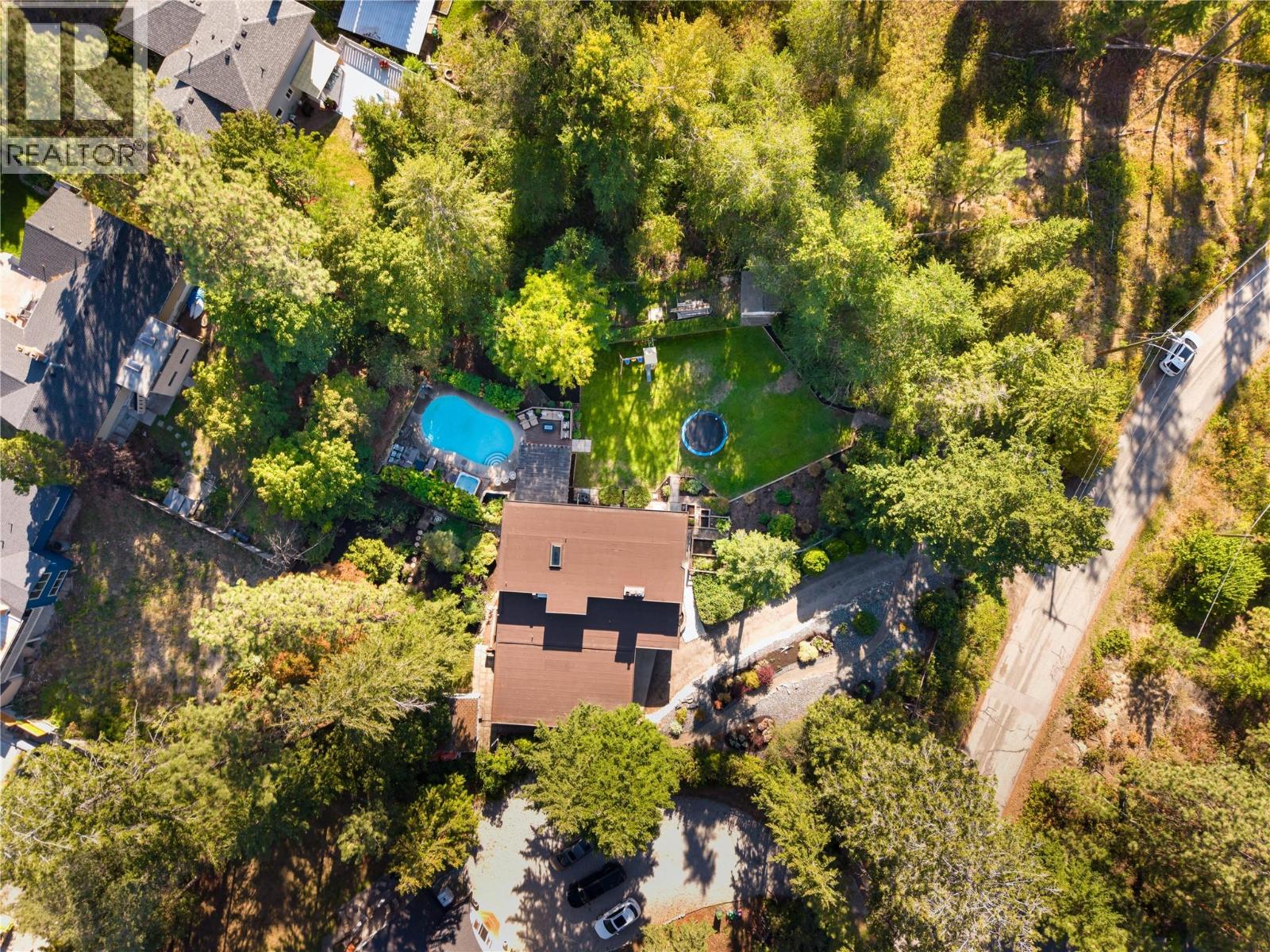 2475 Dunsmuir Road