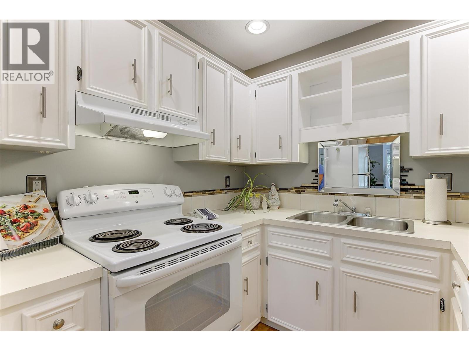 3155 Gordon Drive Unit# 404