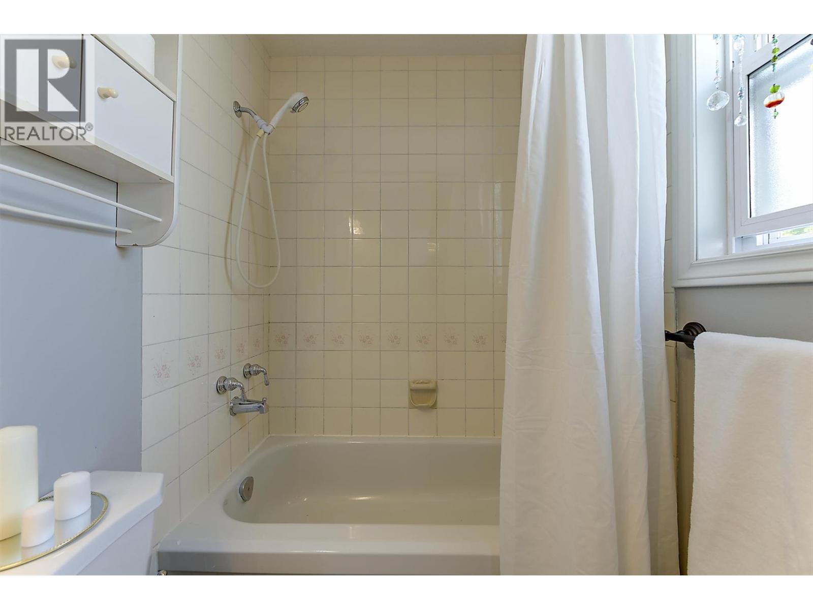 3155 Gordon Drive Unit# 404