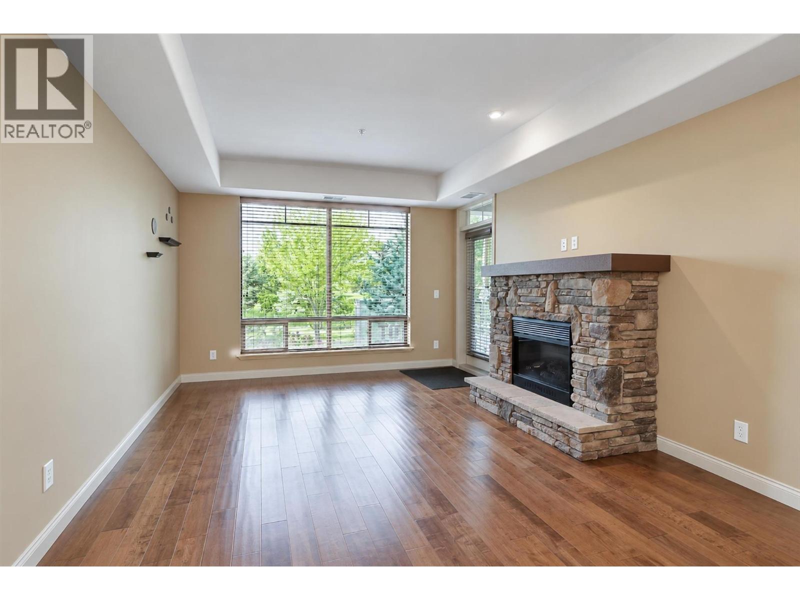 2760 Auburn Road Unit# 101