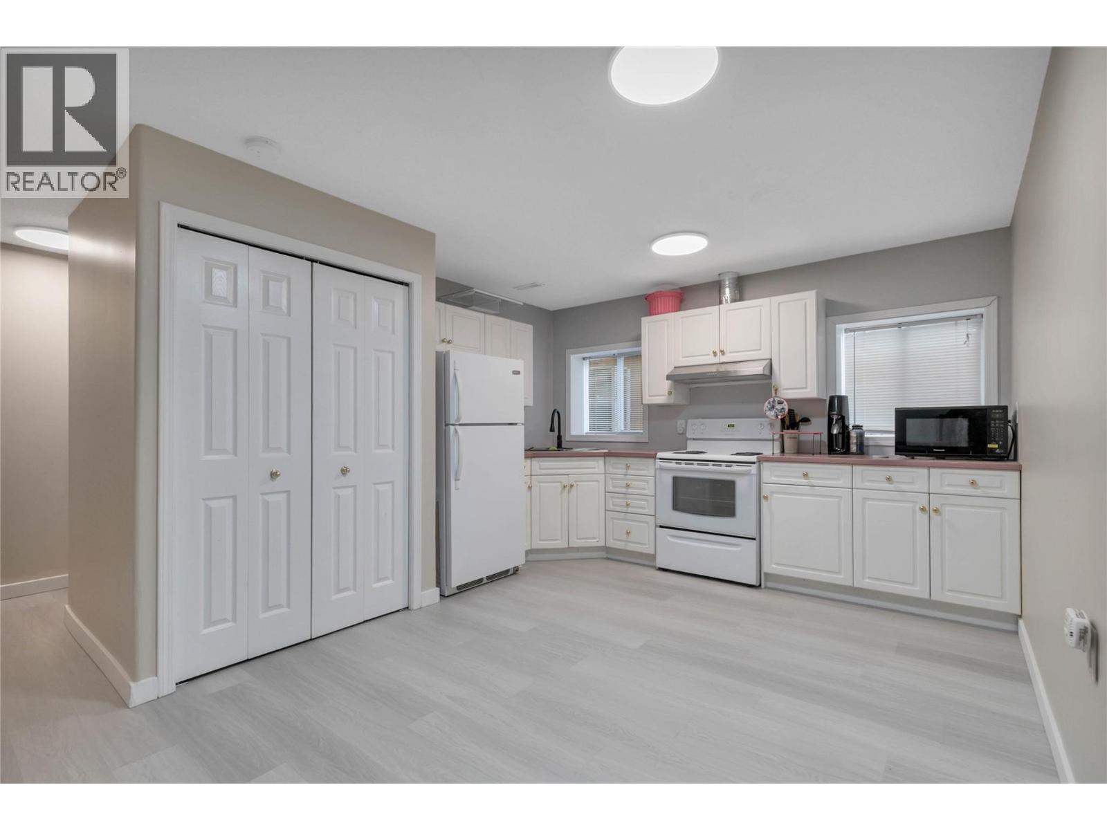 2440 Old Okanagan Highway Unit# 331