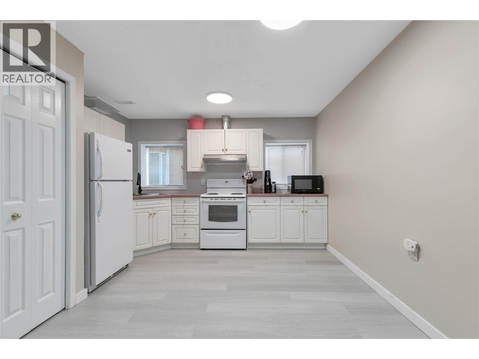 2440 Old Okanagan Highway Unit# 331