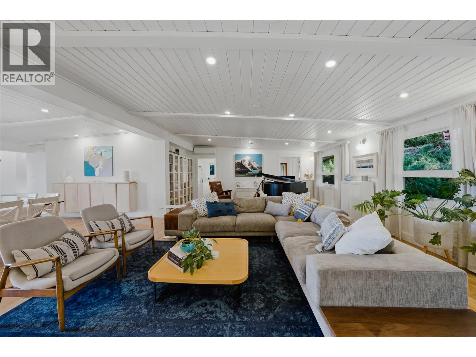 5147 Lakeshore Road