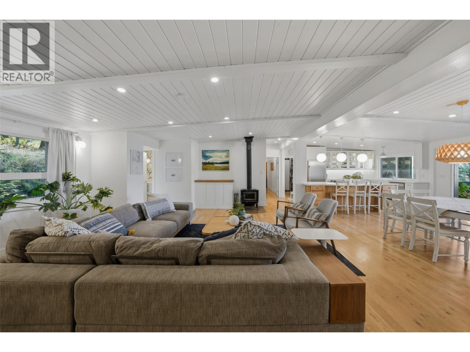 5147 Lakeshore Road