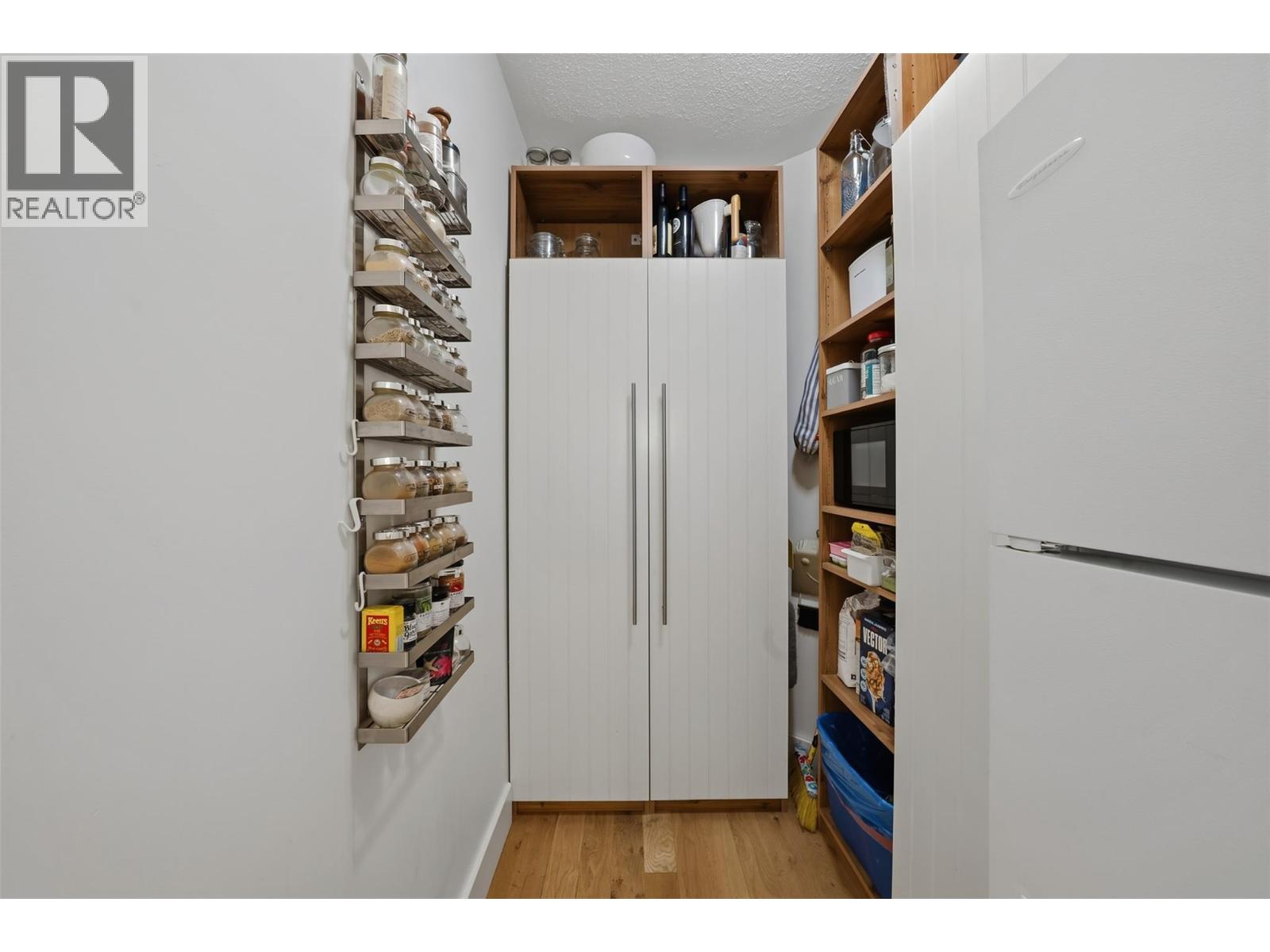 5147 Lakeshore Road