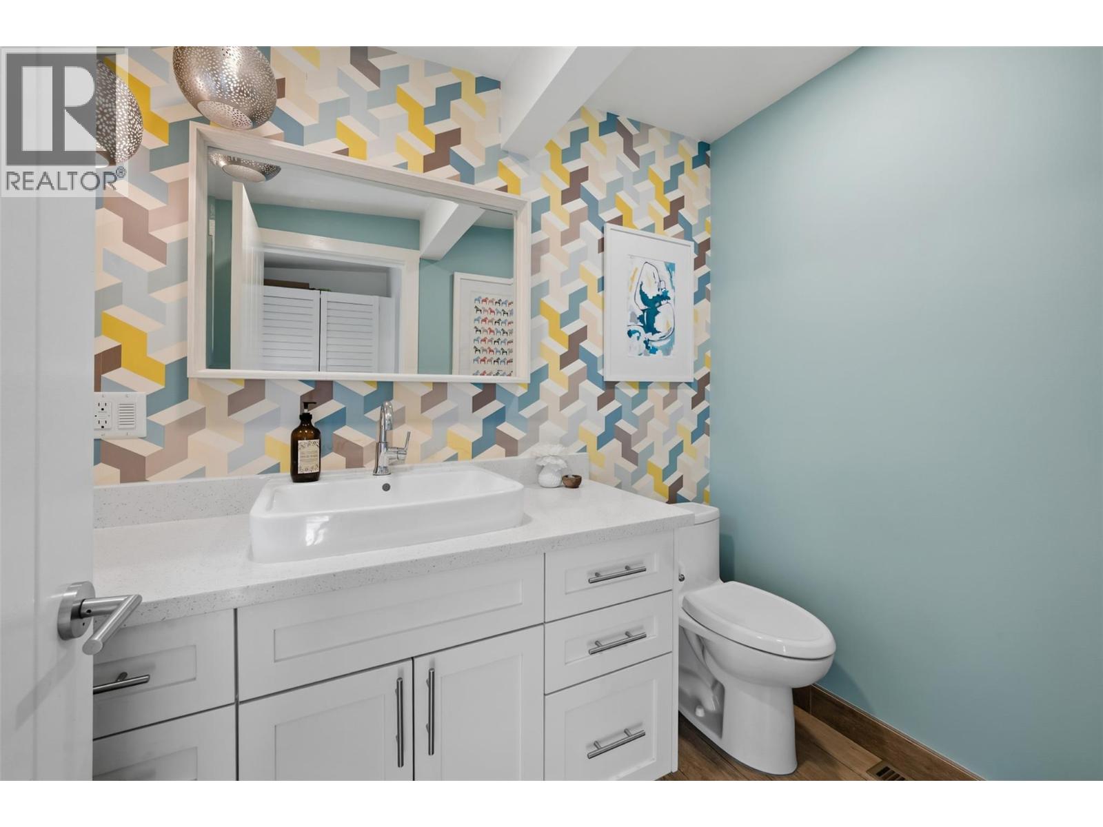5147 Lakeshore Road