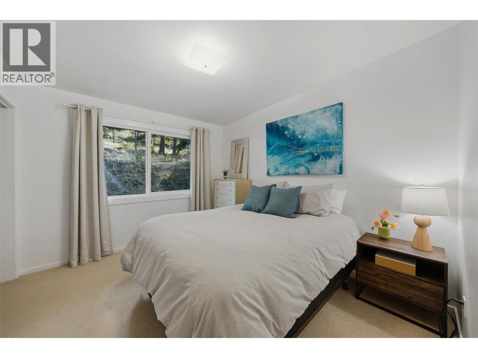 5147 Lakeshore Road