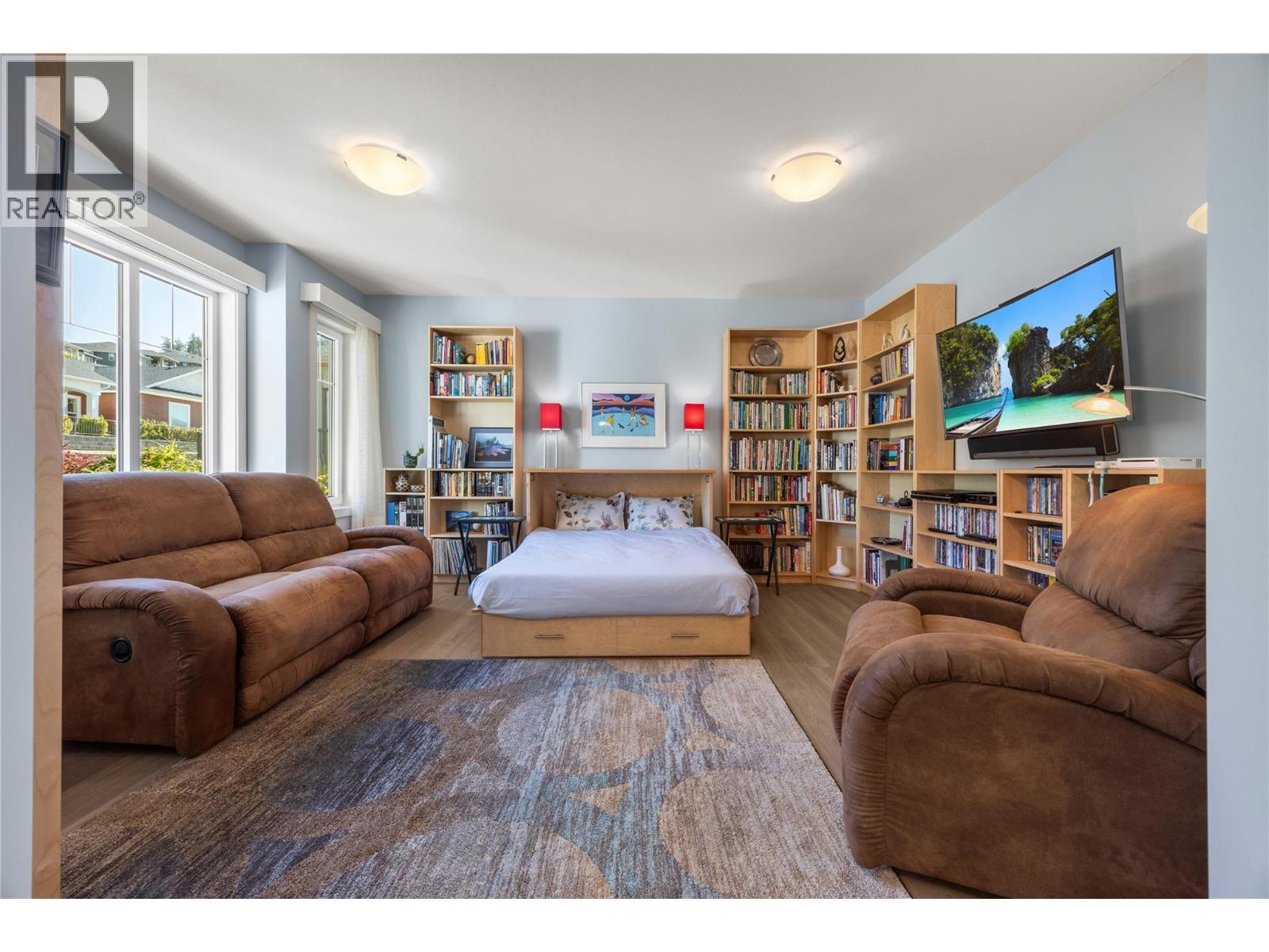 2442 Bella Vista Street