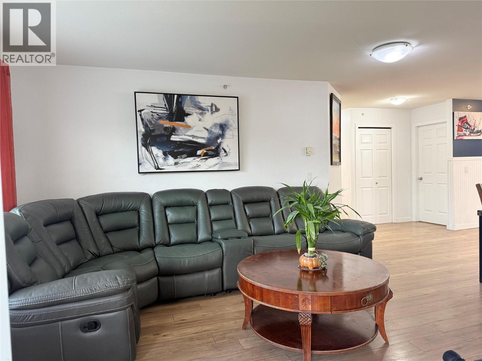 135 Ziprick Road Unit# 406
