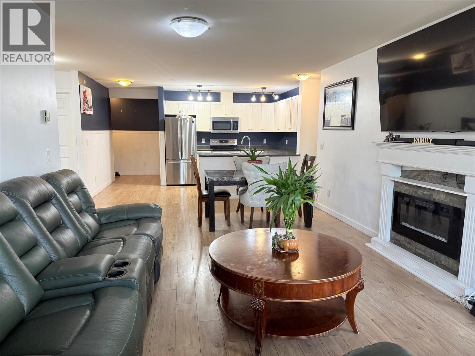135 Ziprick Road Unit# 406