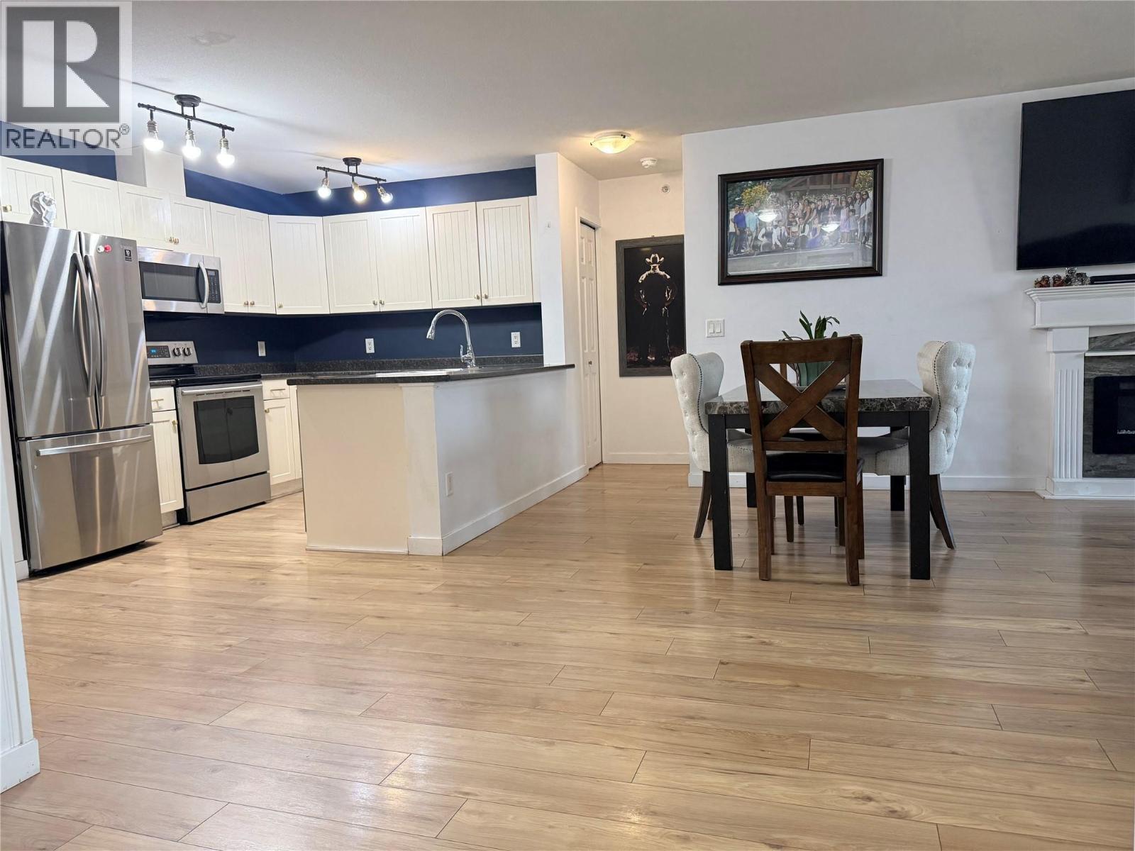 135 Ziprick Road Unit# 406