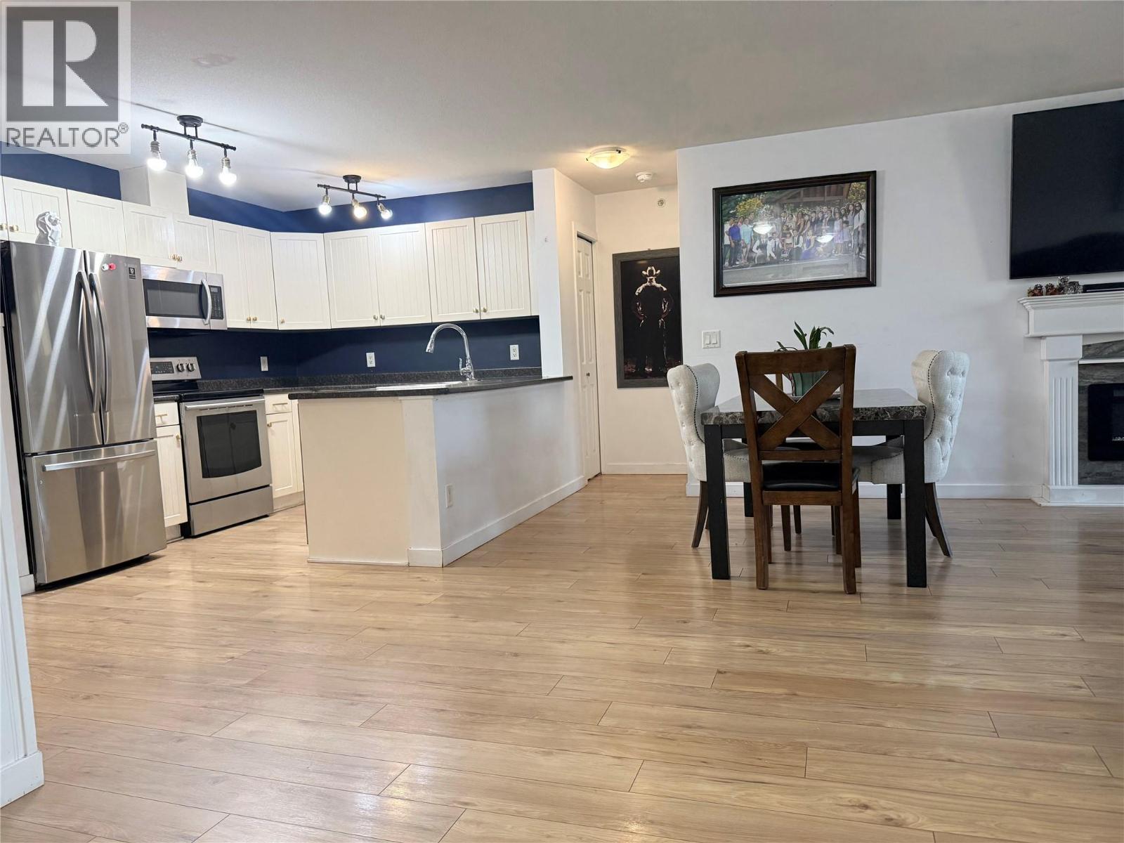 135 Ziprick Road Unit# 406