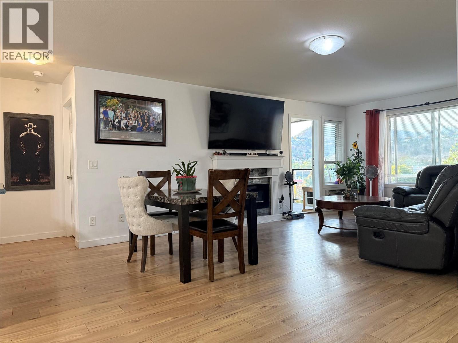 135 Ziprick Road Unit# 406