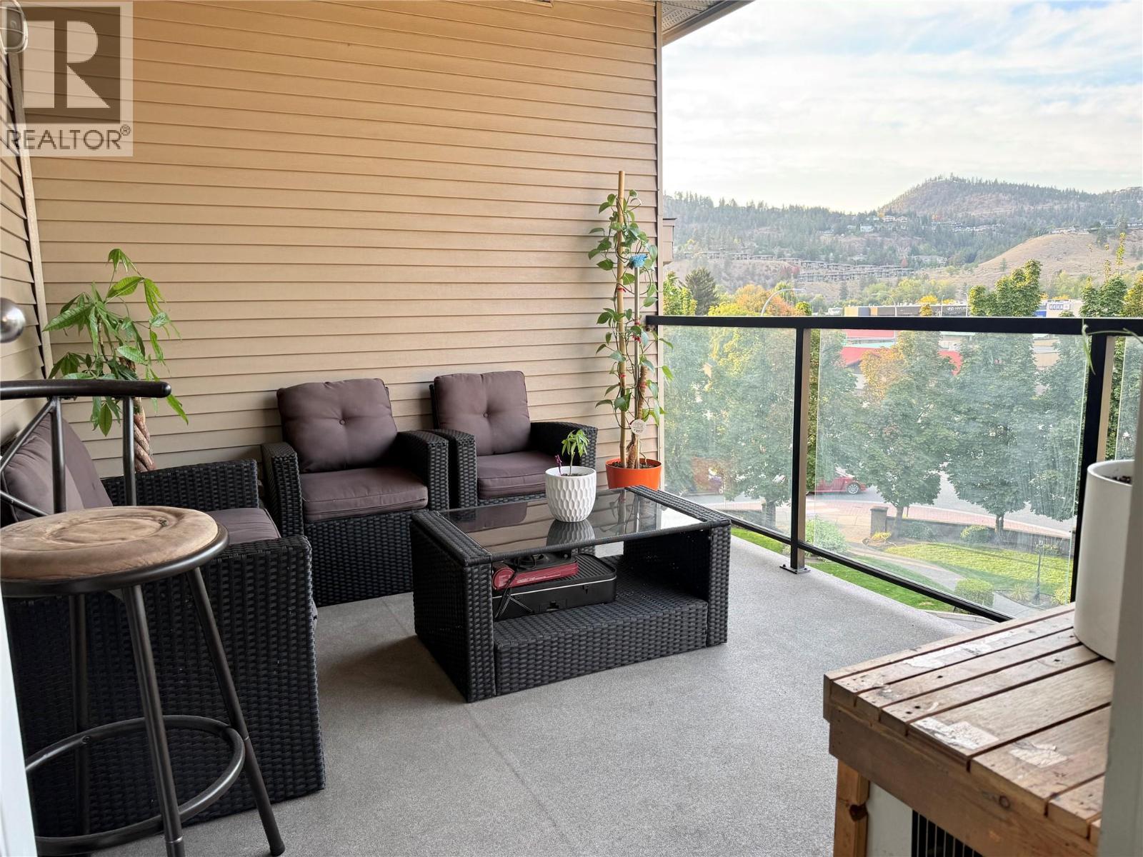 135 Ziprick Road Unit# 406