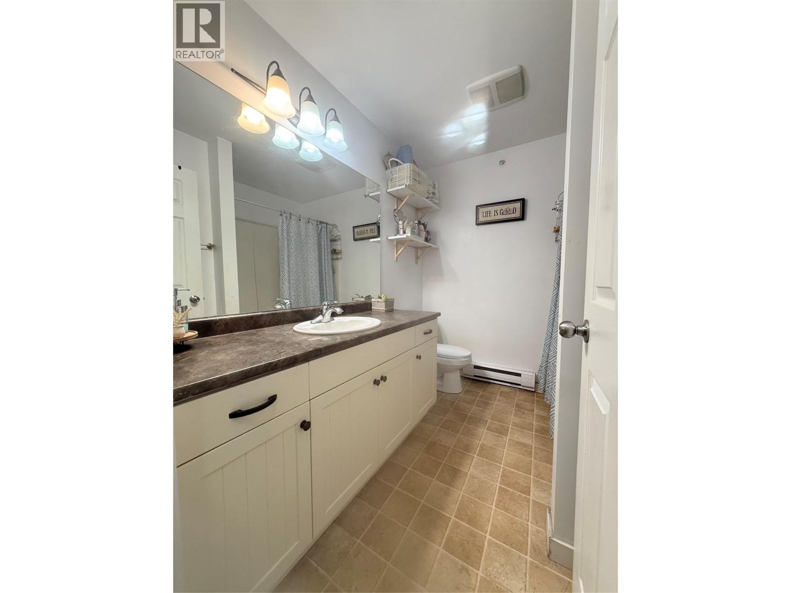 135 Ziprick Road Unit# 406