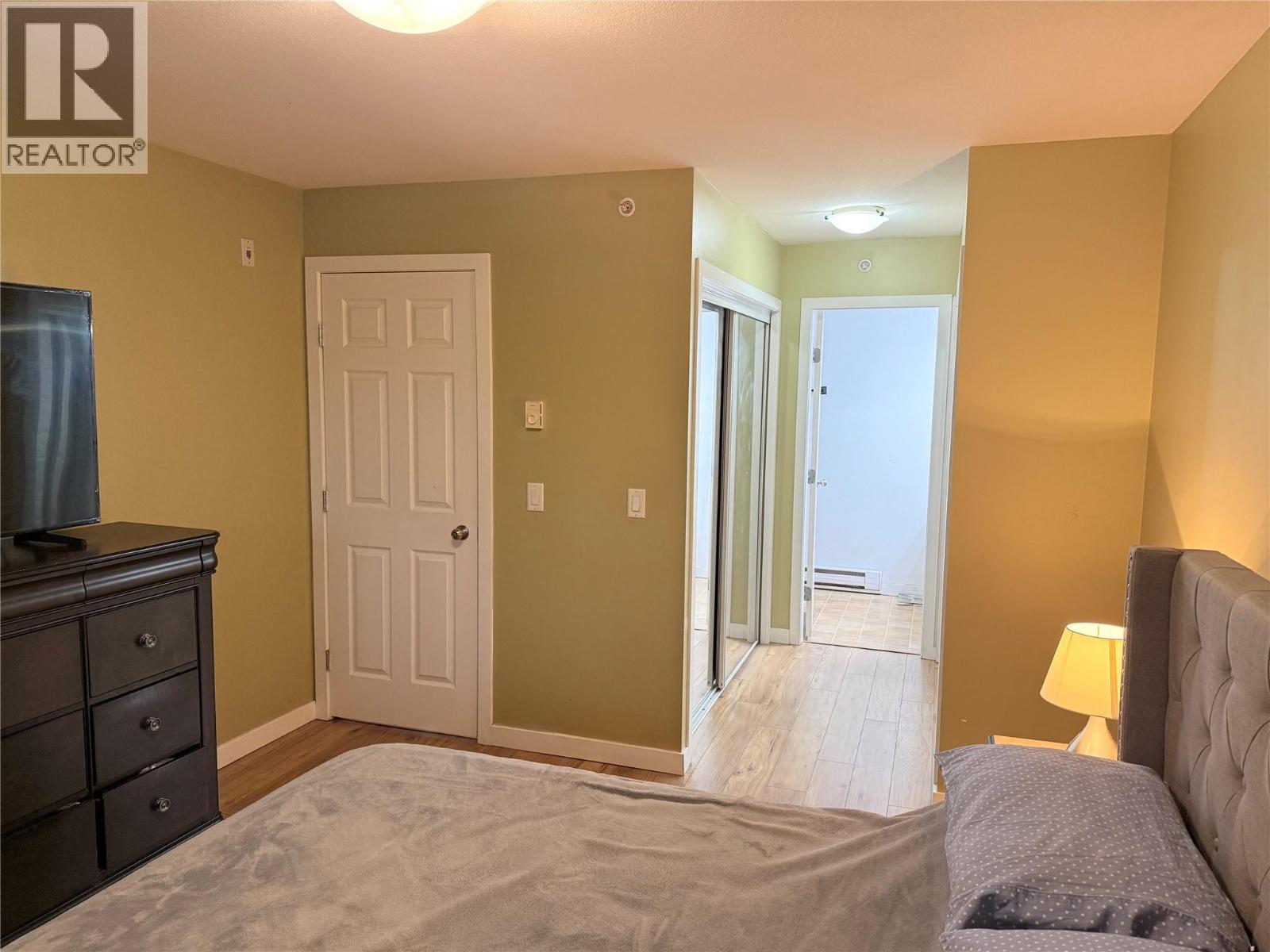 135 Ziprick Road Unit# 406