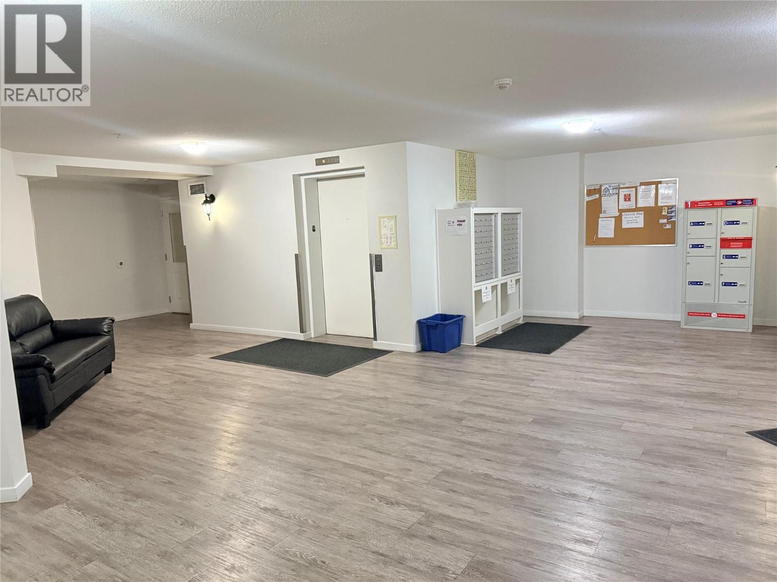 135 Ziprick Road Unit# 406