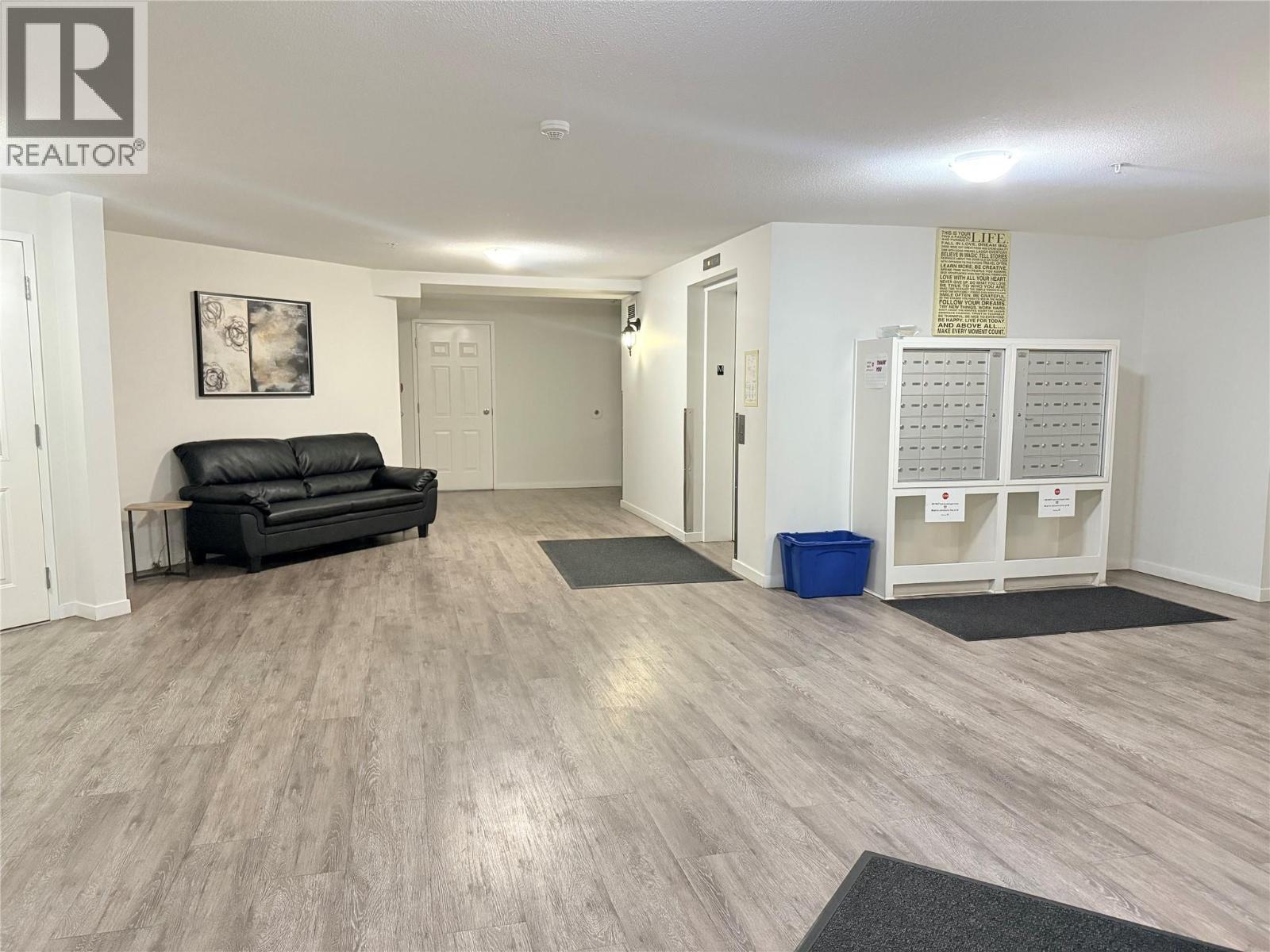 135 Ziprick Road Unit# 406