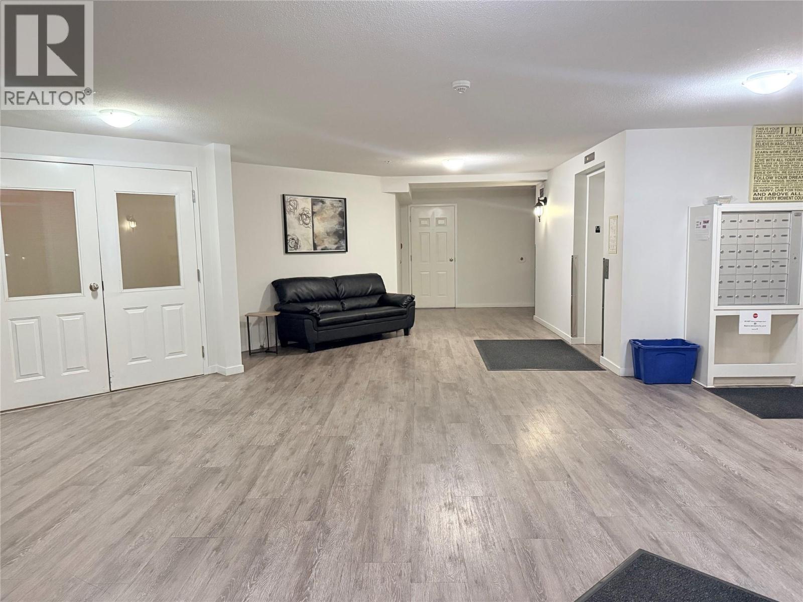 135 Ziprick Road Unit# 406