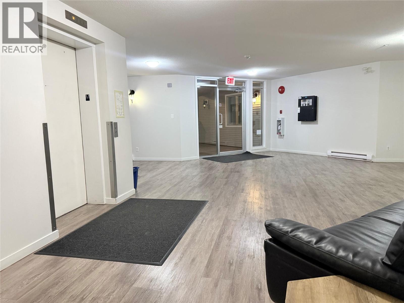 135 Ziprick Road Unit# 406