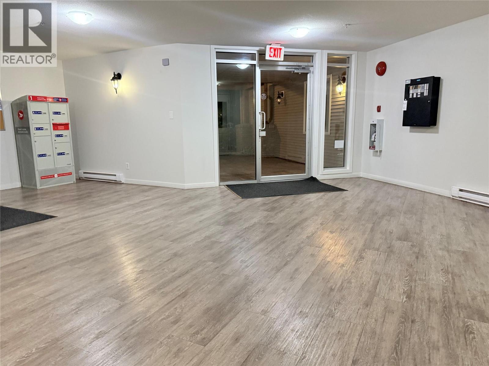 135 Ziprick Road Unit# 406