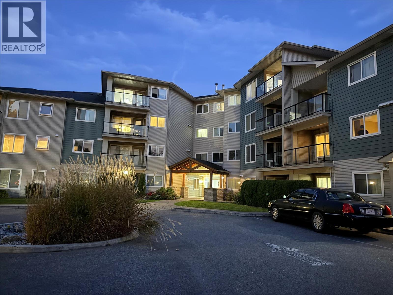 135 Ziprick Road Unit# 406