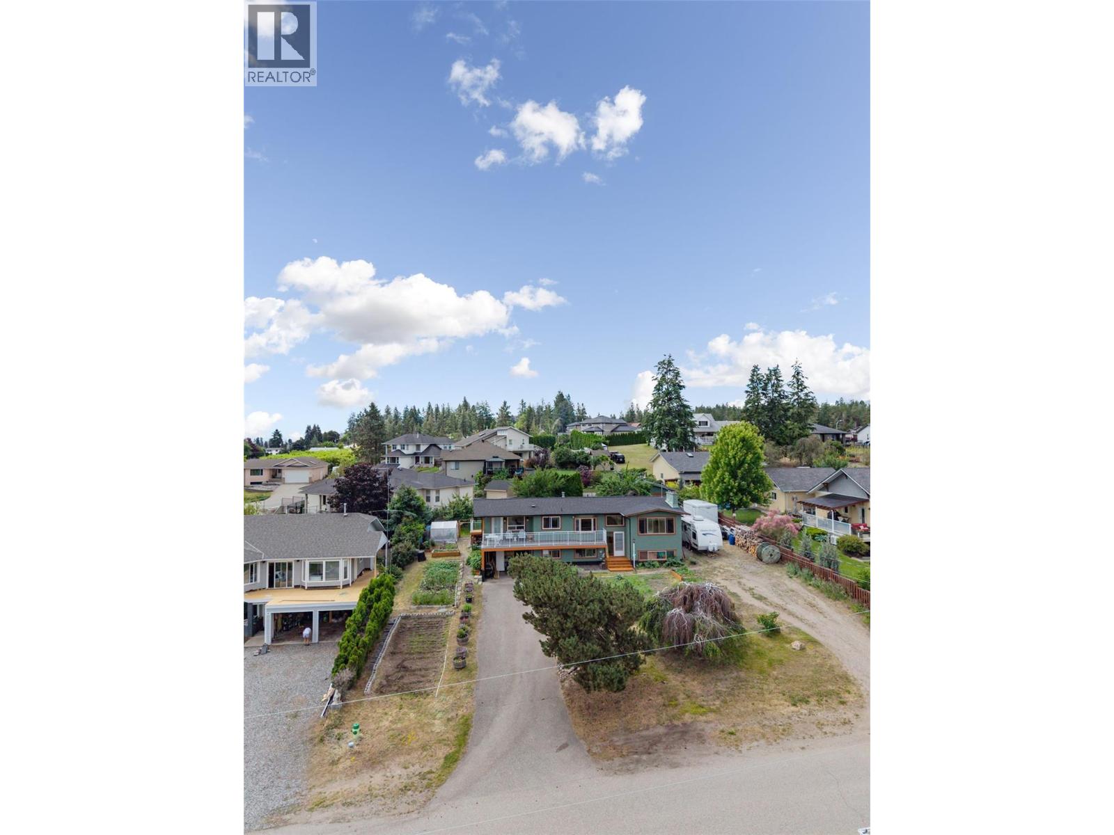 2139 Amundsen Road