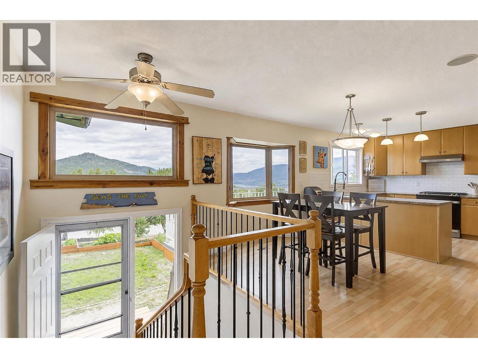 2139 Amundsen Road