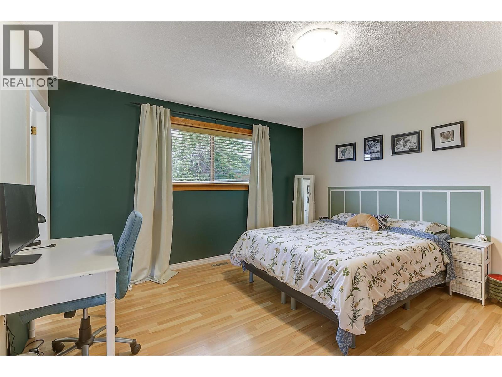 2139 Amundsen Road