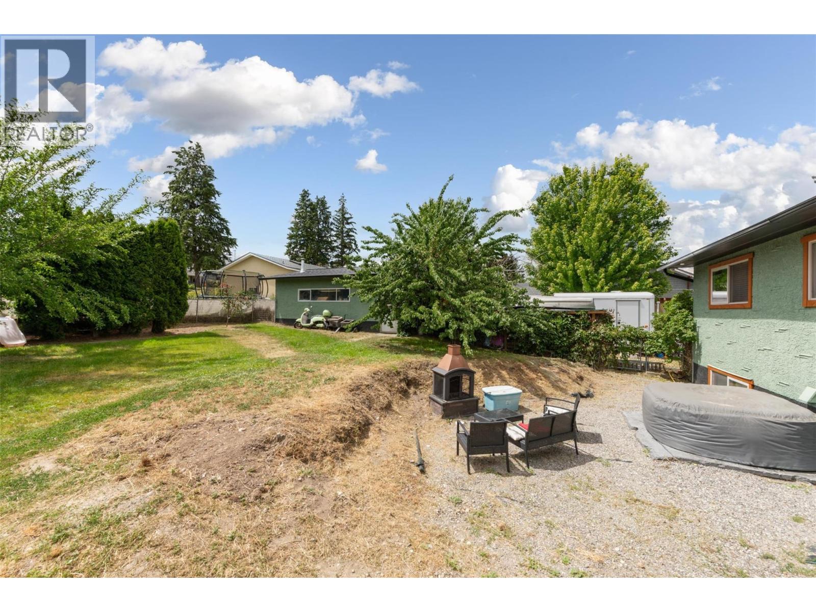 2139 Amundsen Road