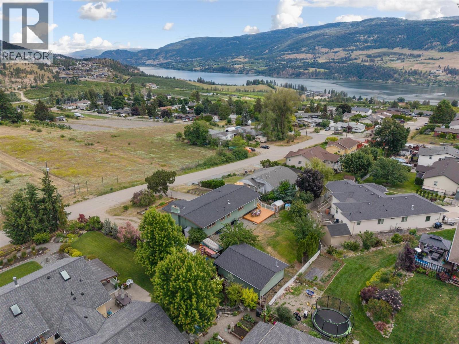 2139 Amundsen Road