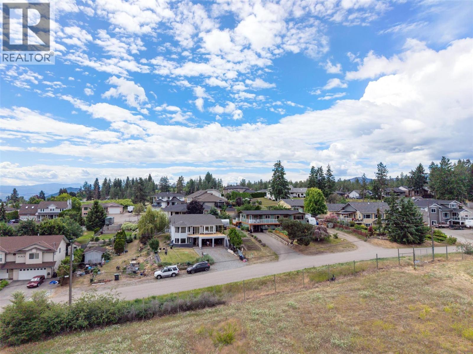 2139 Amundsen Road
