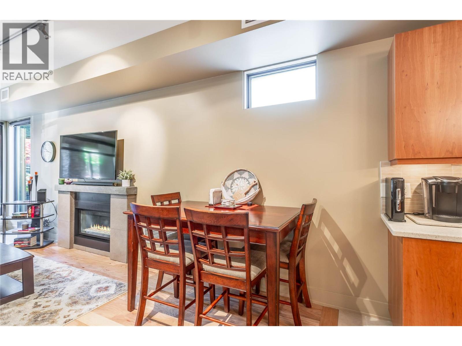 446 WEST Avenue Unit# 102