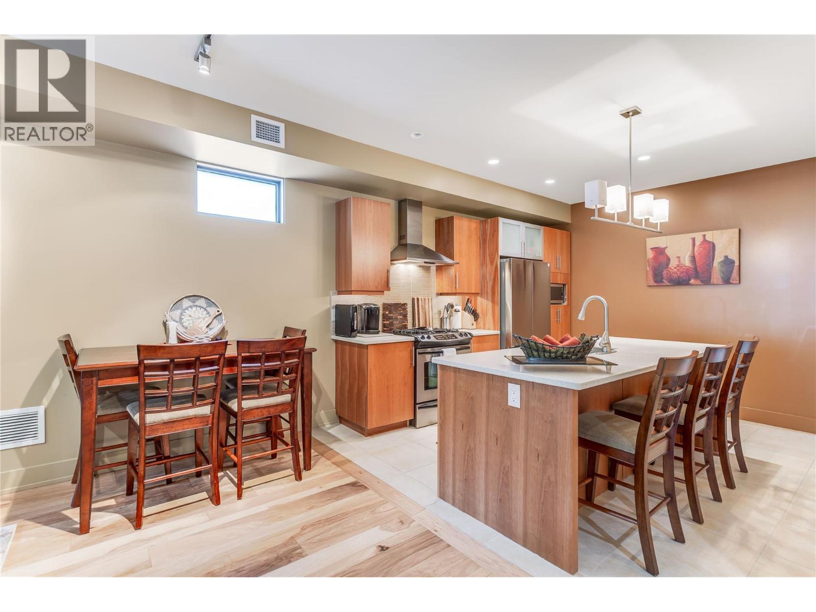 446 WEST Avenue Unit# 102