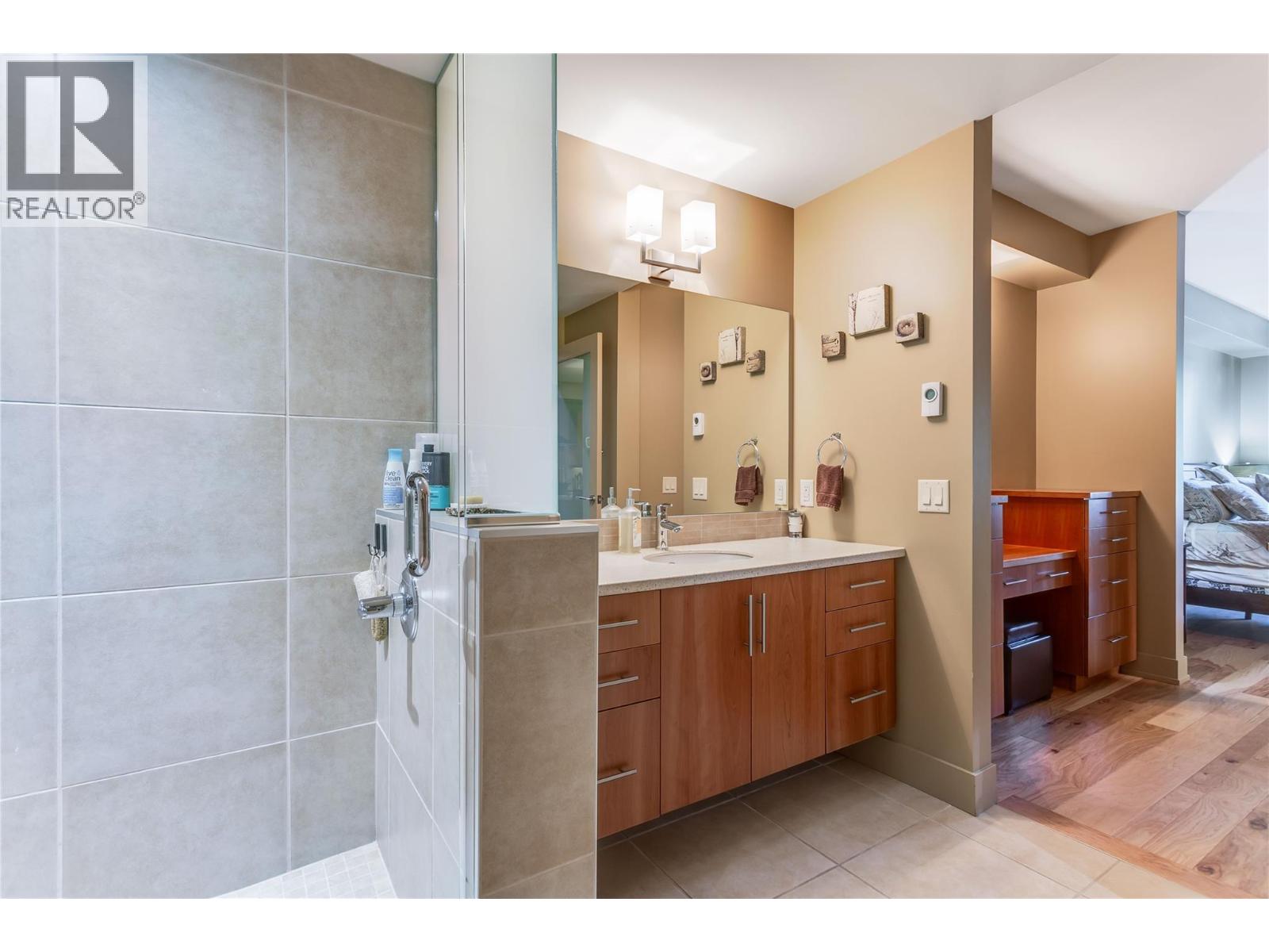 446 WEST Avenue Unit# 102