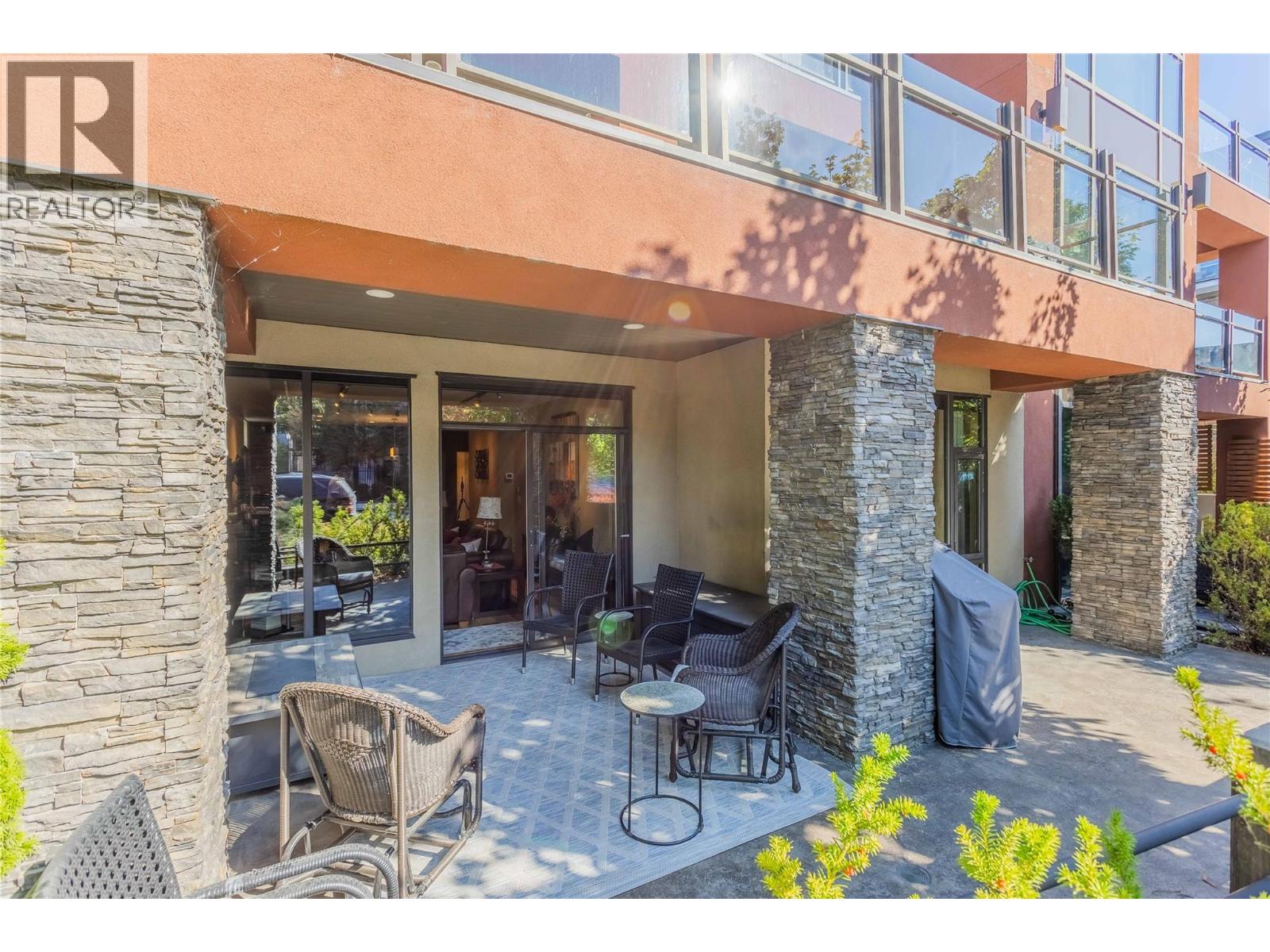 446 WEST Avenue Unit# 102
