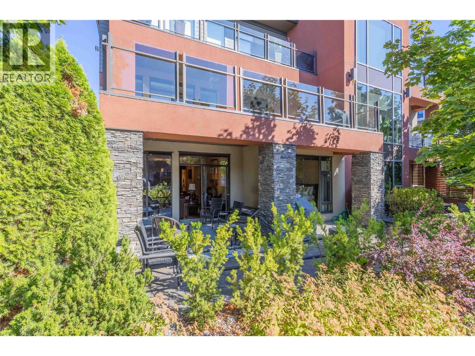 446 WEST Avenue Unit# 102