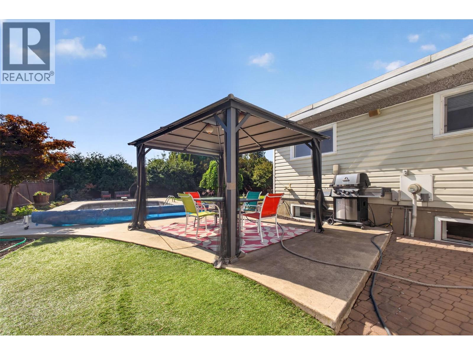 1261 Lawson Avenue
