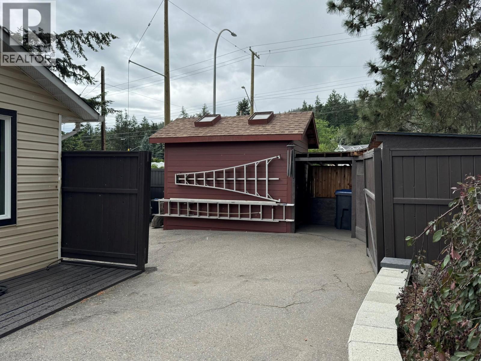 3037 Country Hills Lane
